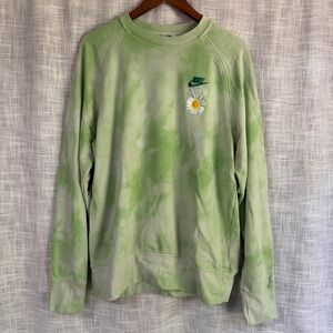Nike Tie Dye Have a Nike Day Daisy Embroidered Sweatshirt Green Size Large